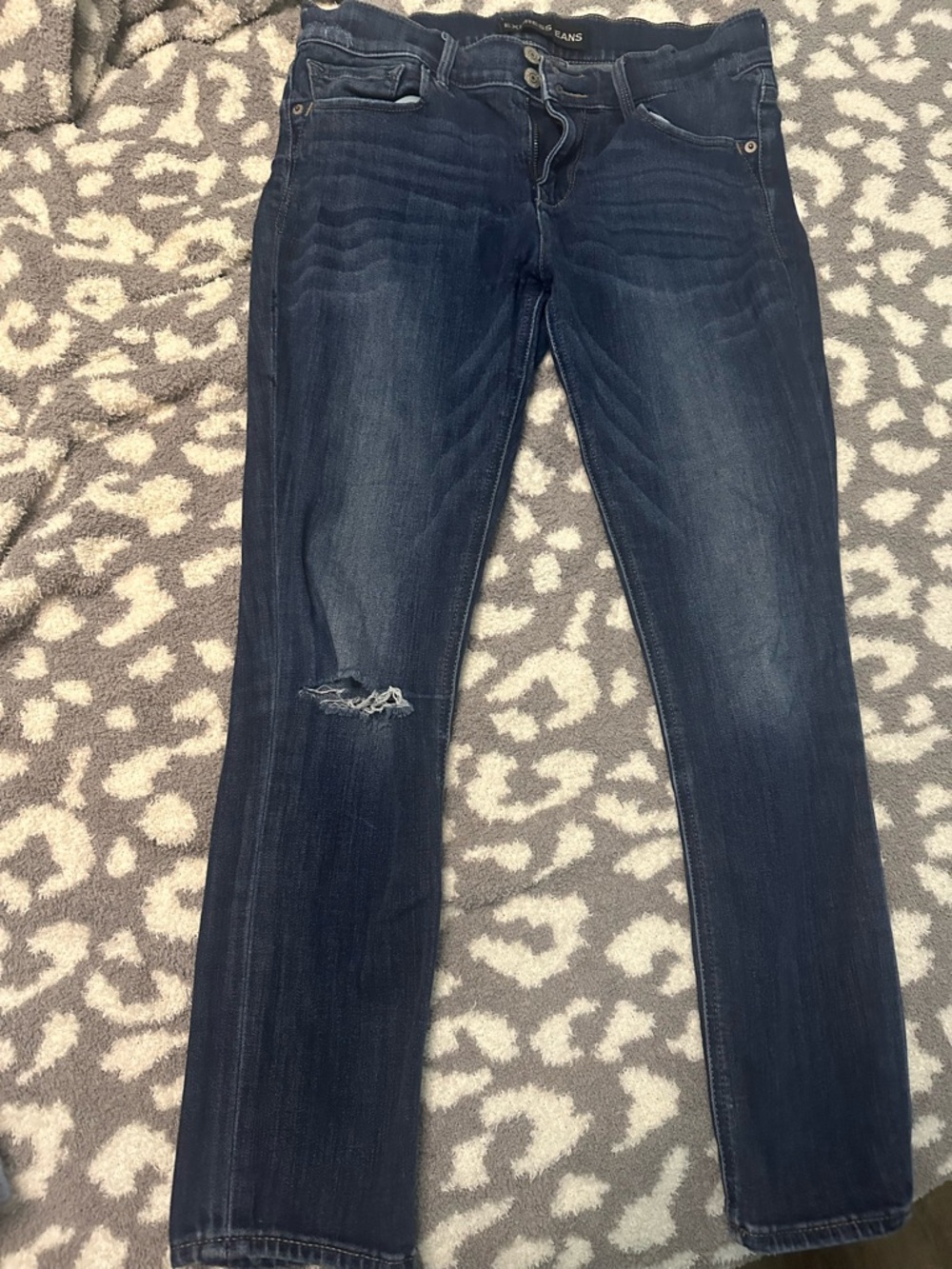 Women's Express Dark Blue Distressed Skinny Jeans, size 8
